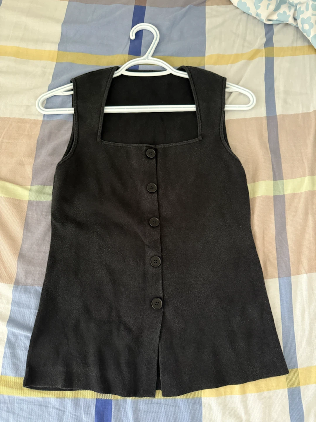 Black Sleeveless Button-Up Top - Size Medium - photo 3