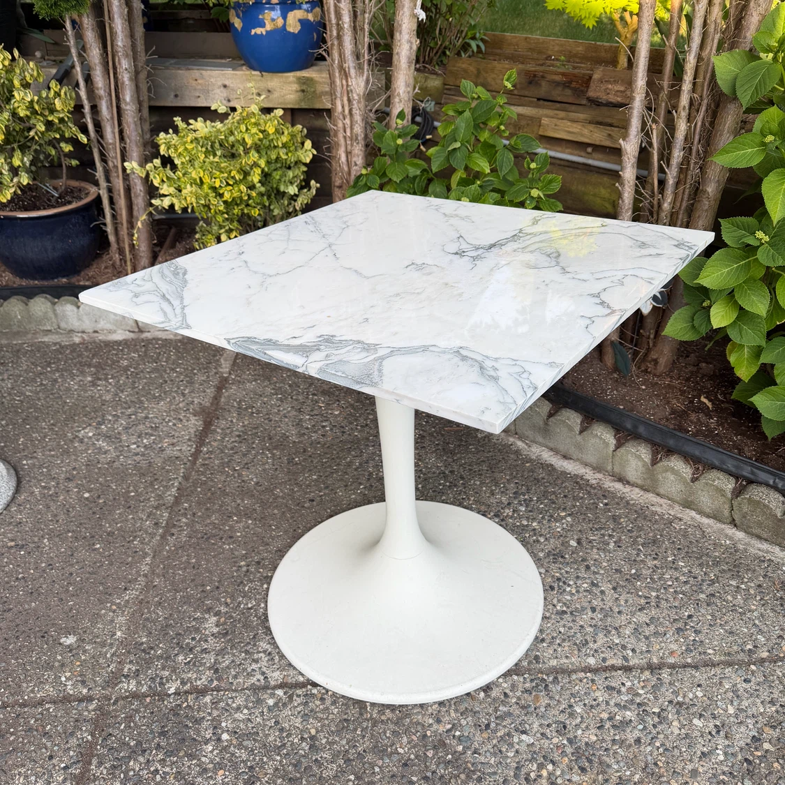 Square Marble Tulip Table - photo 2