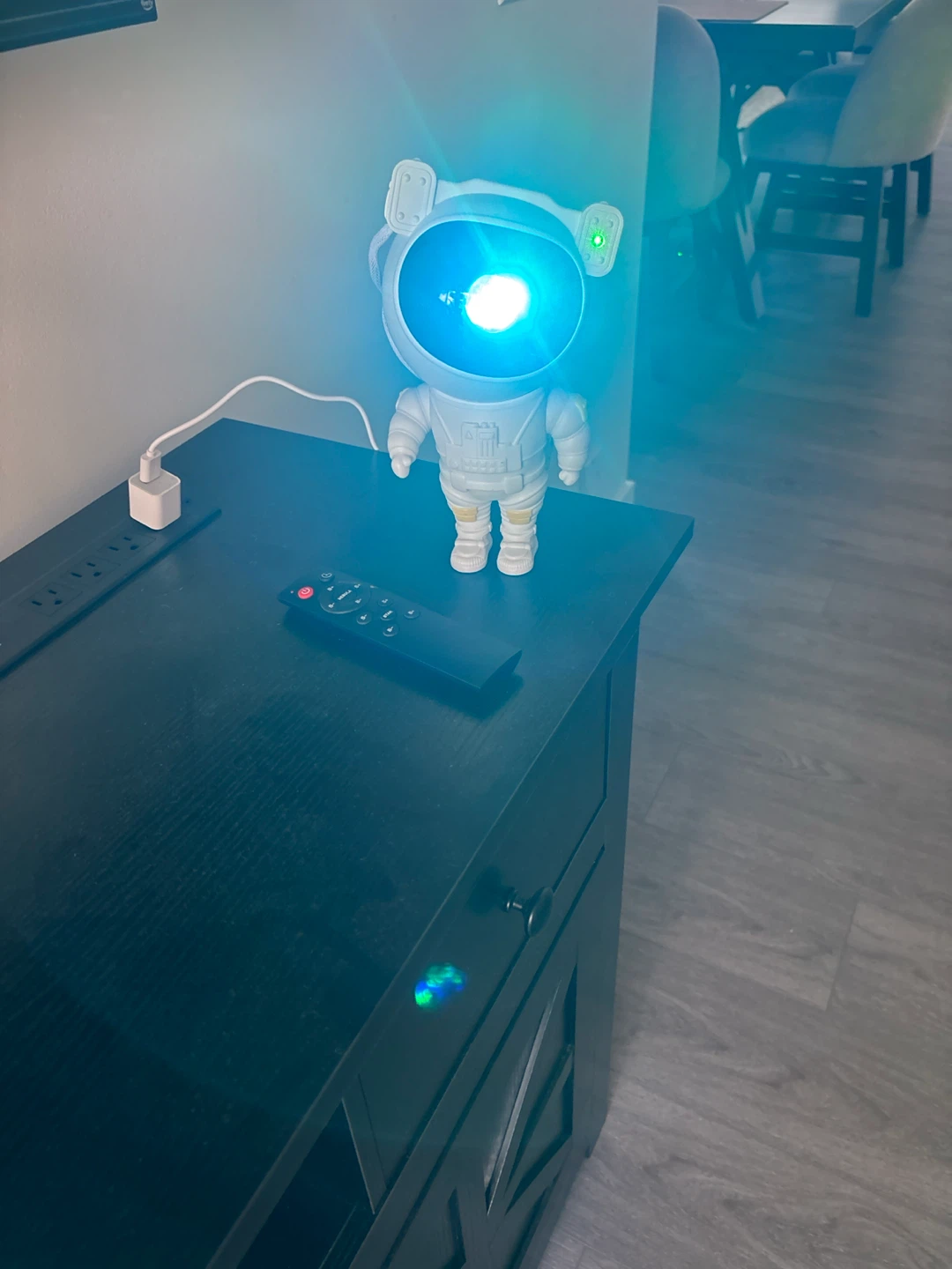 Astronaut Star Projector Night Light - photo 4