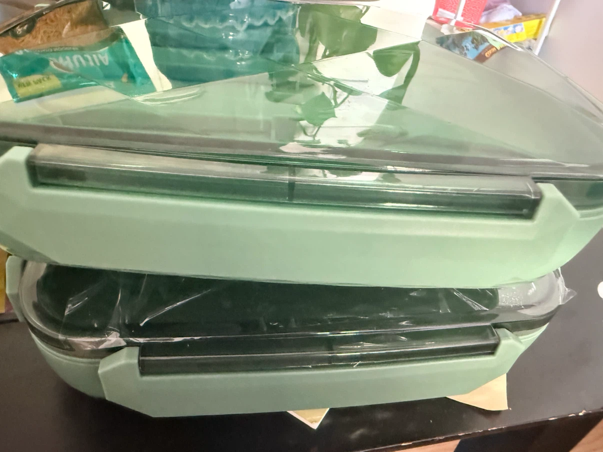 Selling a set of 2 New lunch boxes - photo 3