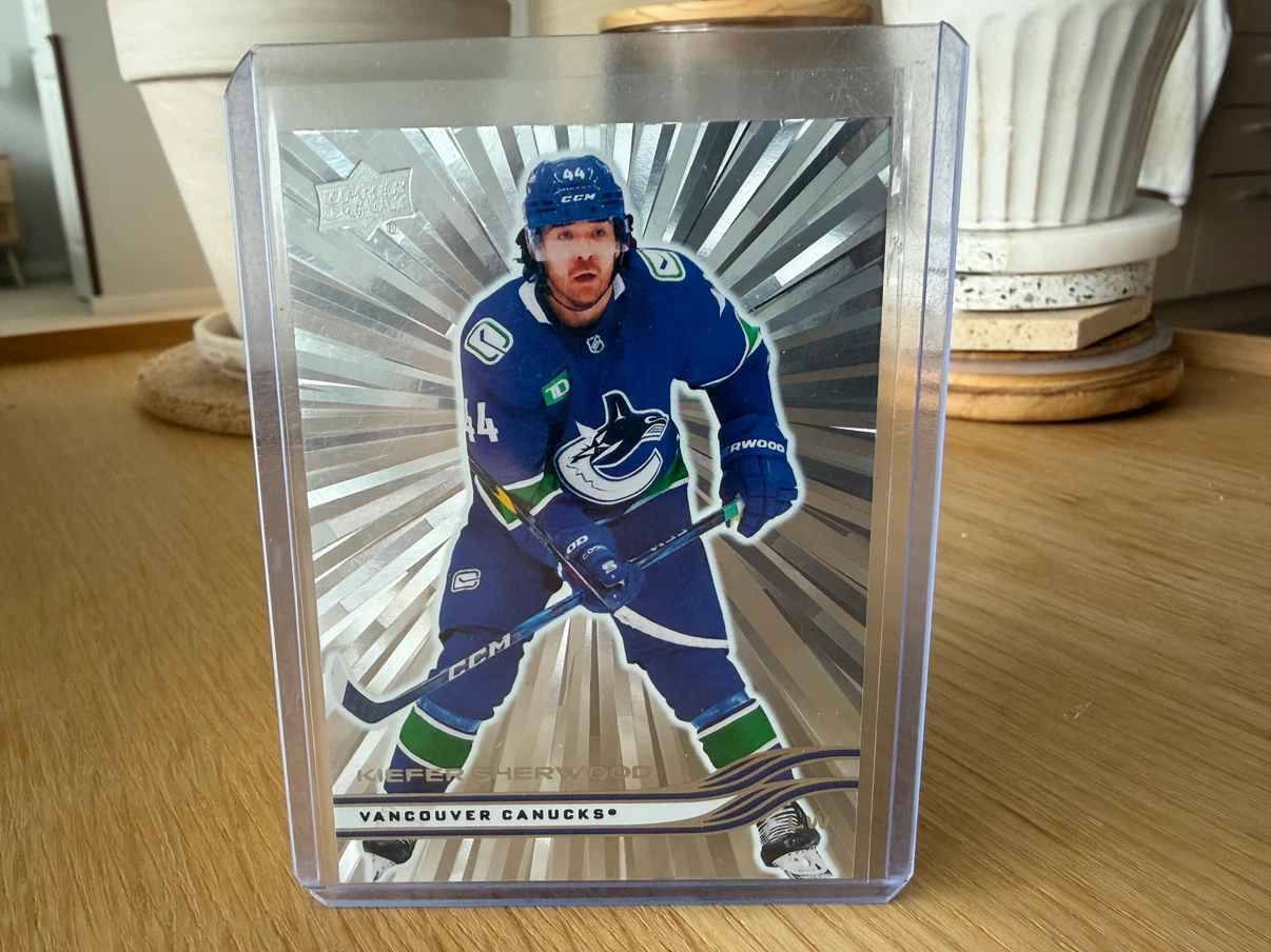 KIEFER SHERWOOD Canucks Upper Deck Silver Outburst Hockey Card