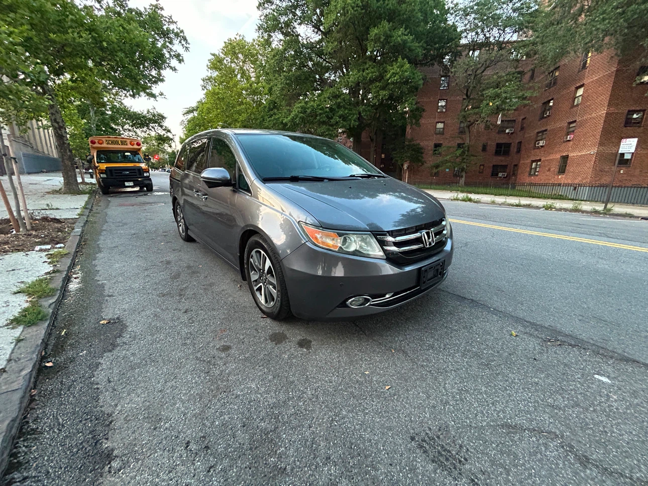 2014 Honda Odyssey Touring 4WD - photo 3
