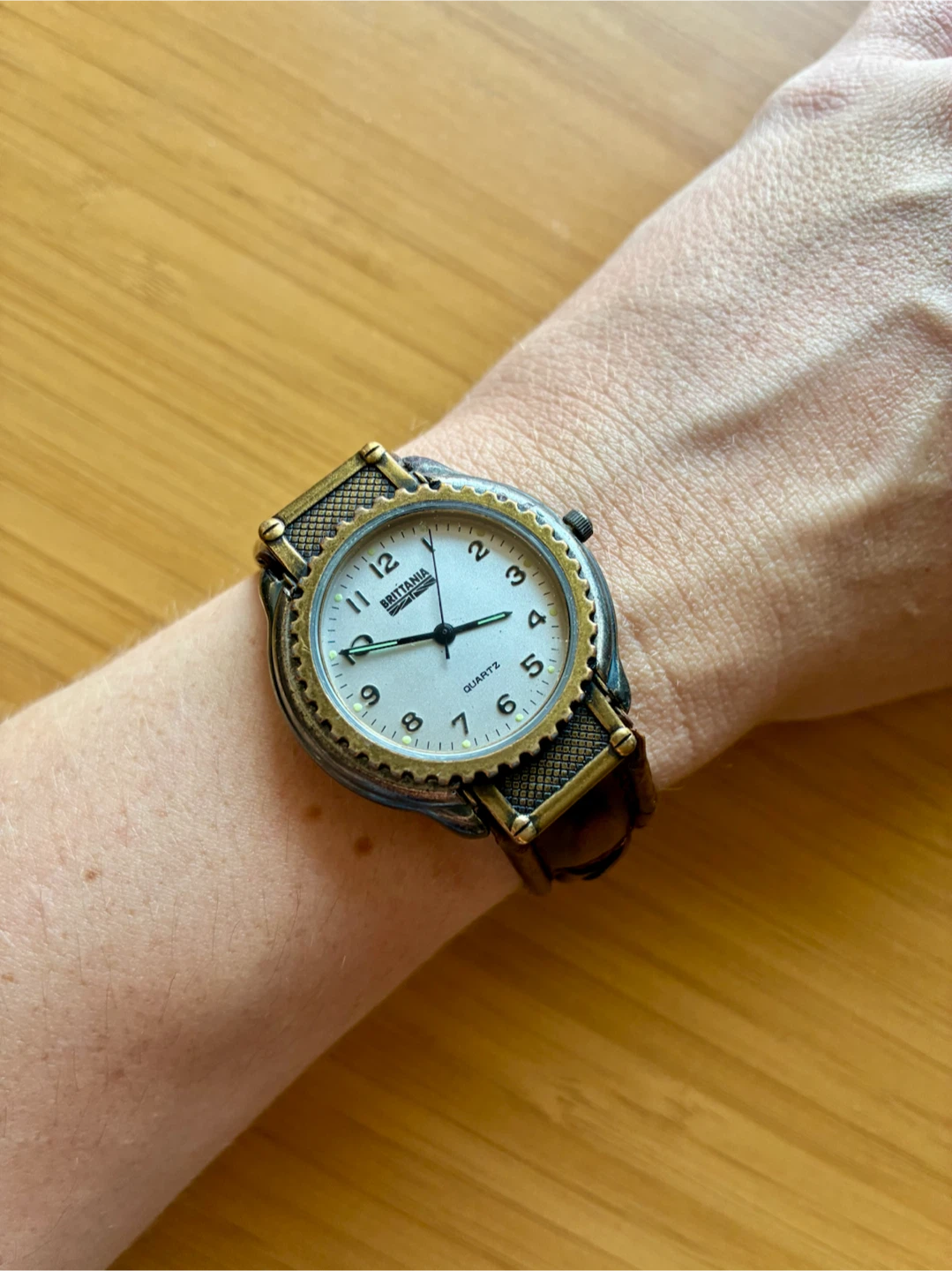 Britannia Quartz Watch - photo 3