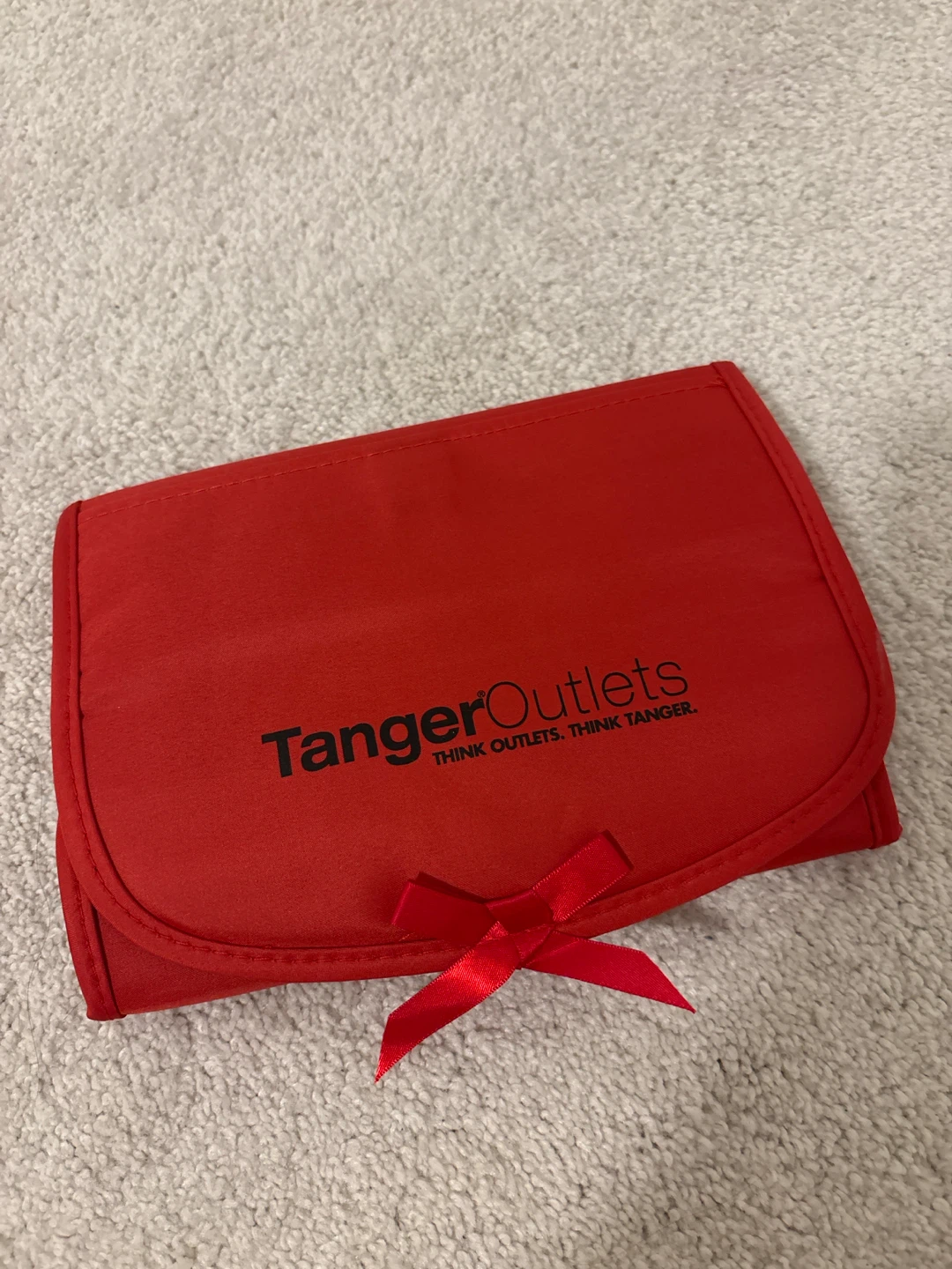 Tanger Outlets Hanging Travel Organizer Bag