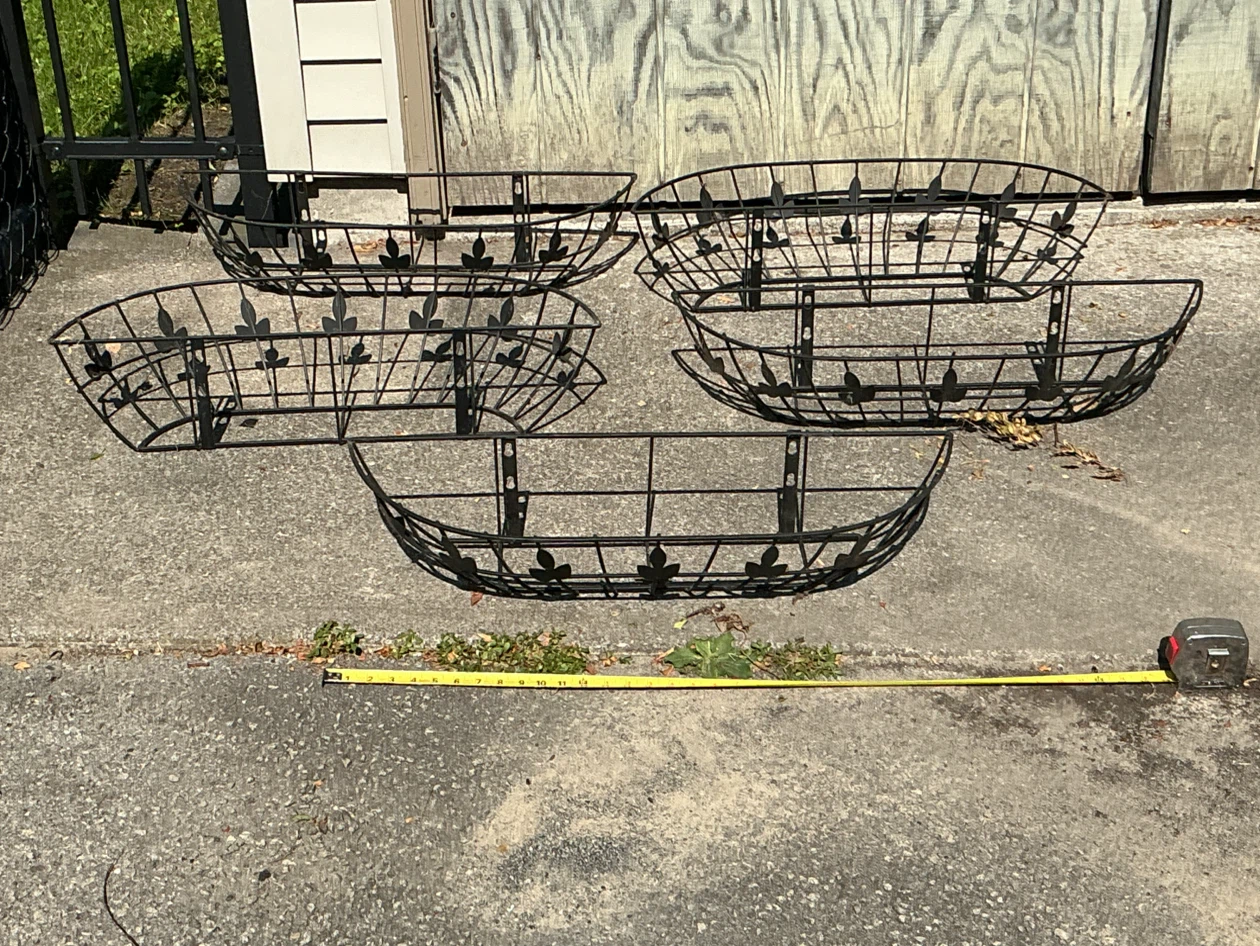 Set of 5 Black Metal Leaf Design Planter Baskets