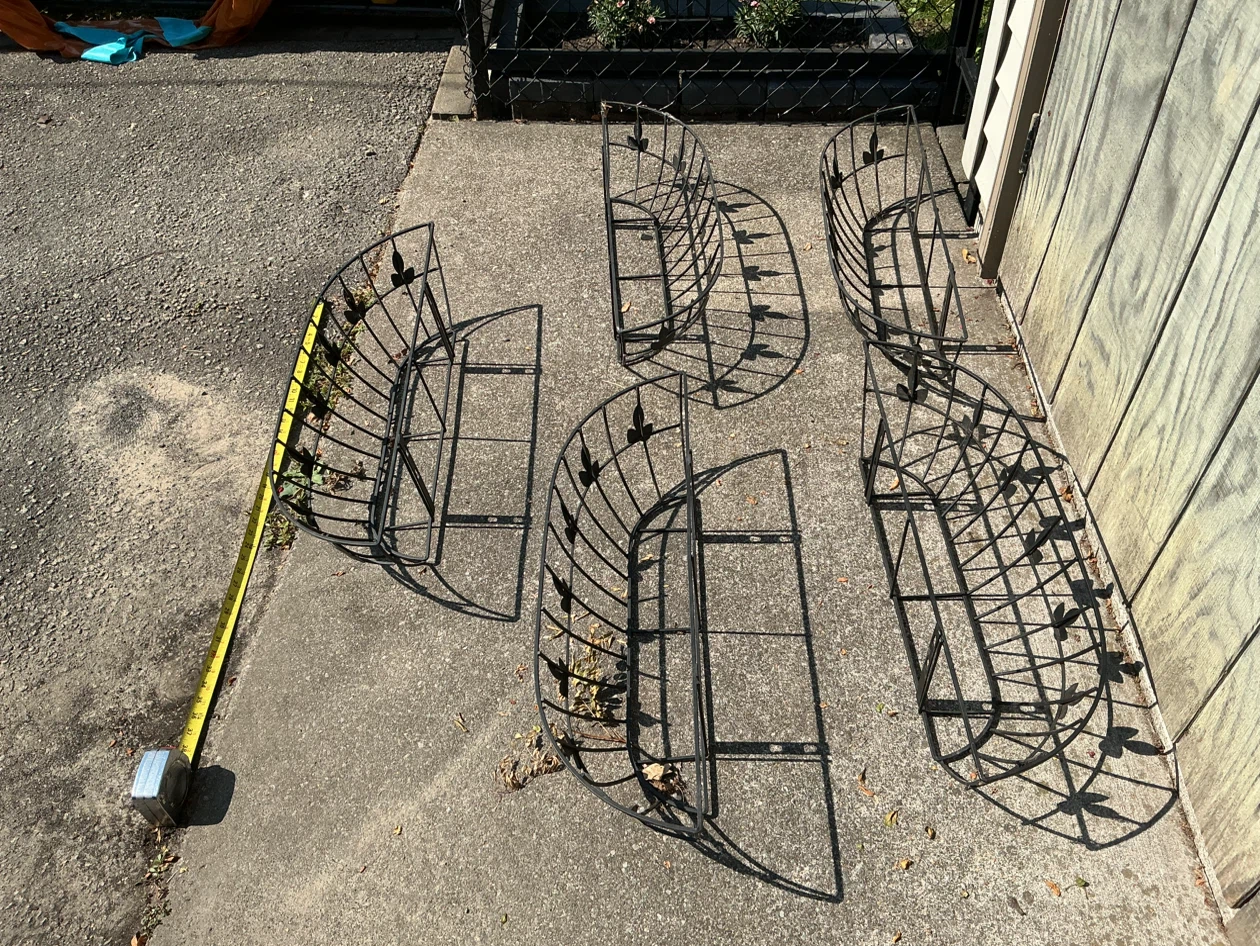 Set of 5 Black Metal Leaf Design Planter Baskets - photo 3