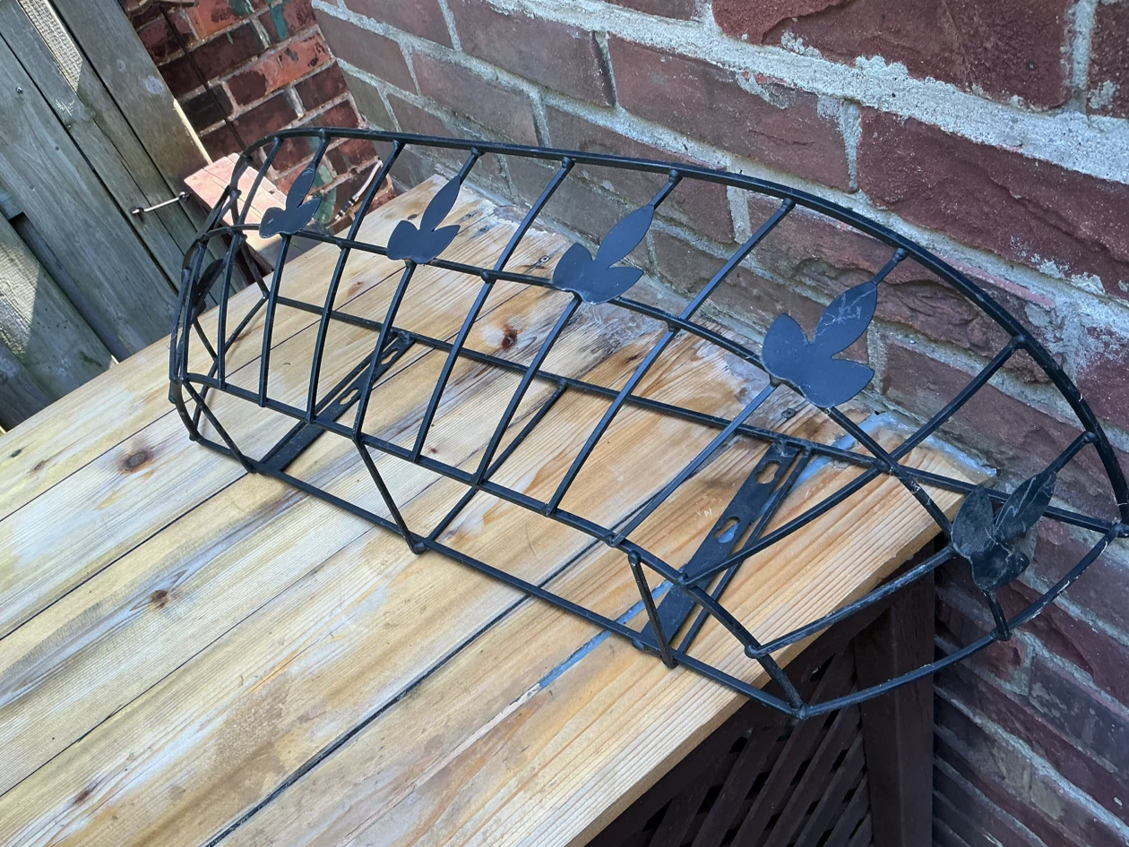 Set of 5 Black Metal Leaf Design Planter Baskets - photo 4