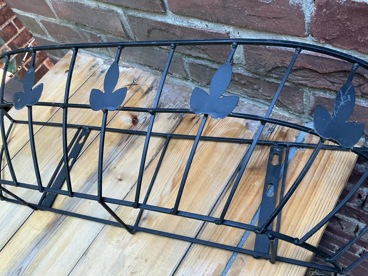 Set of 5 Black Metal Leaf Design Planter Baskets - photo 5