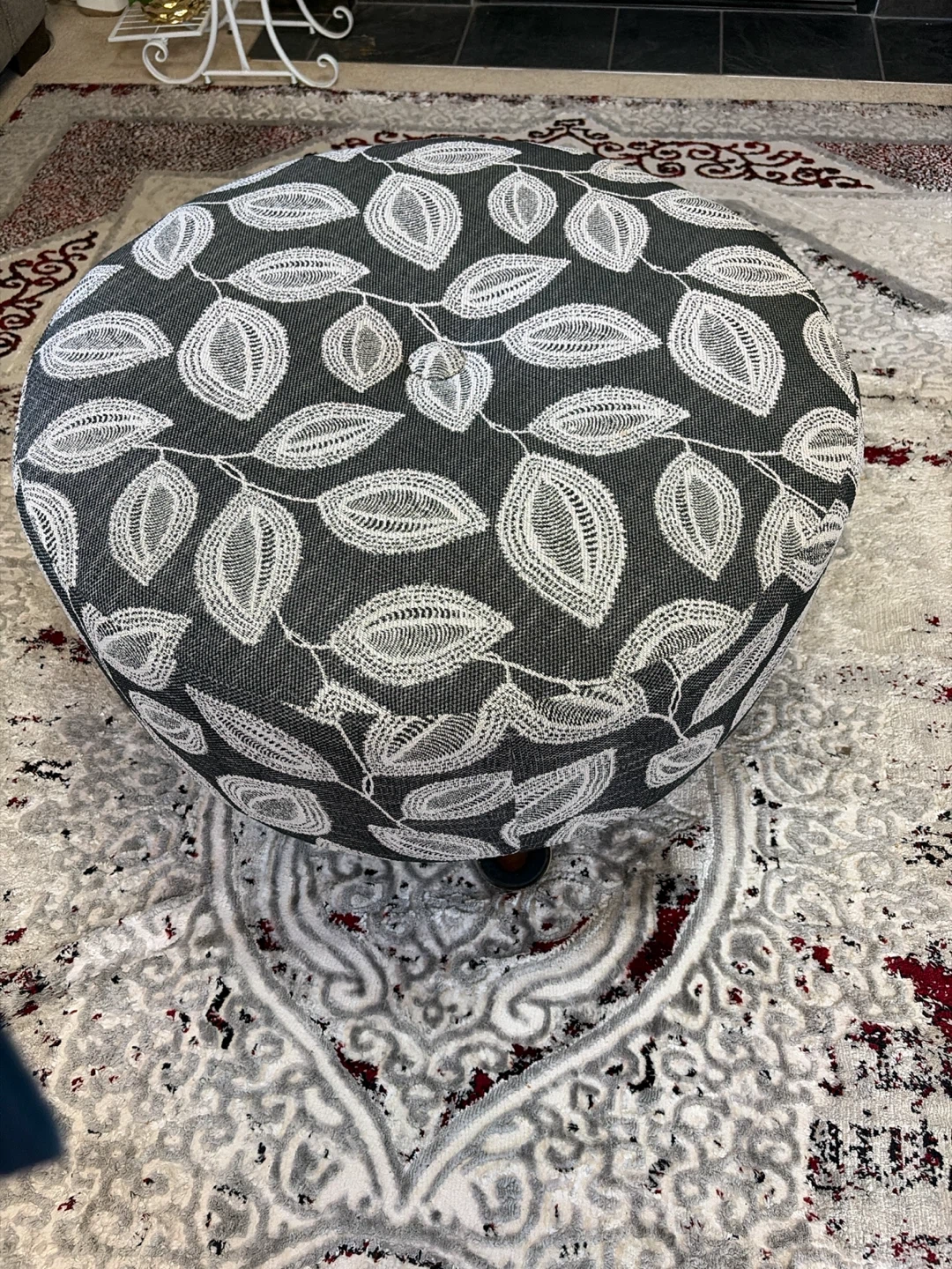 Round Ottoman Pouf - Leaf Pattern