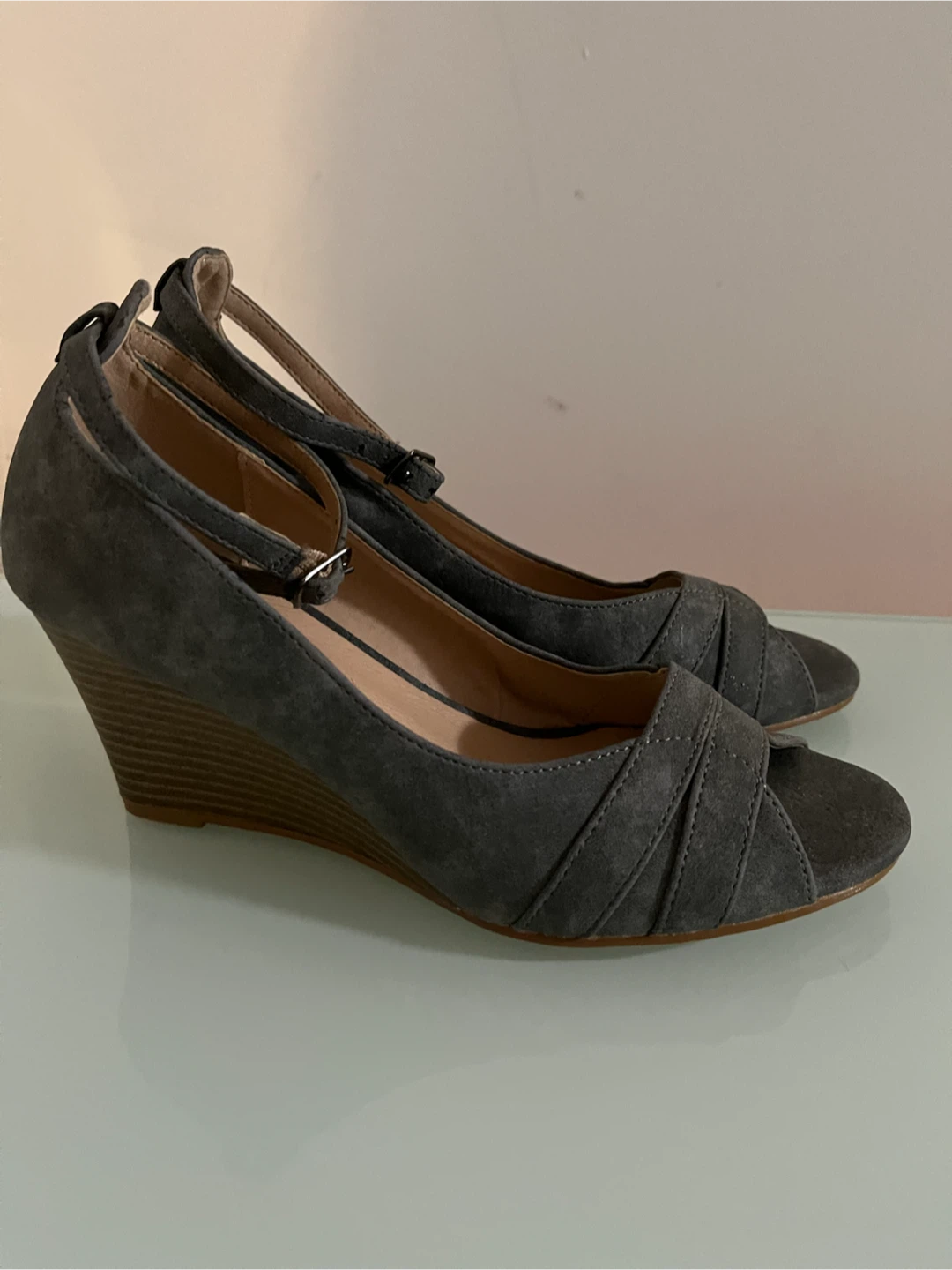 Gray Suede Wedge Heels - photo 2