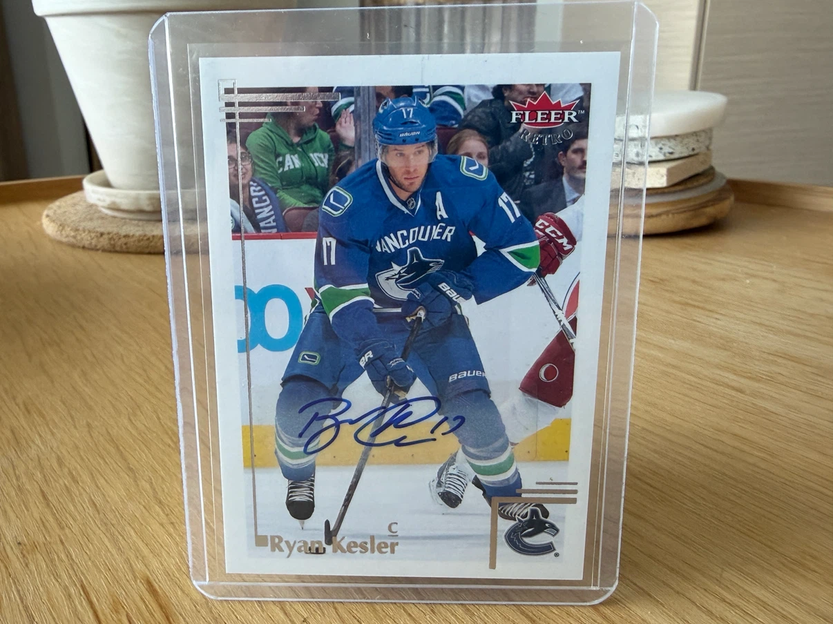 RYAN KESLER Canucks Fleer Retro Auto Hockey Card