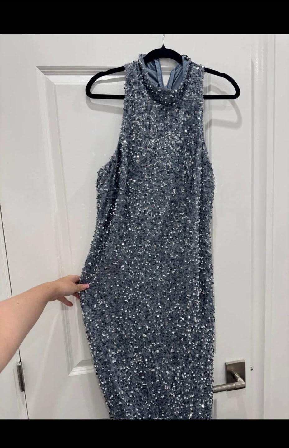 Silver Sequin Feather Trim Gown- 0Xl- 1XL - photo 3