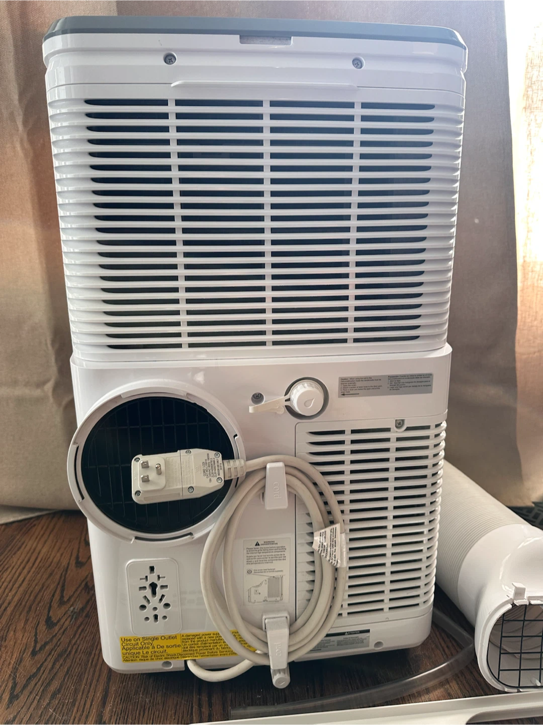 Frigidaire Portable Air Conditioner – Excellent Condition - photo 4