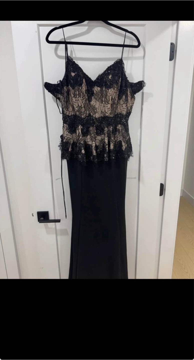 Black Lace Peplum Evening Dress - XL