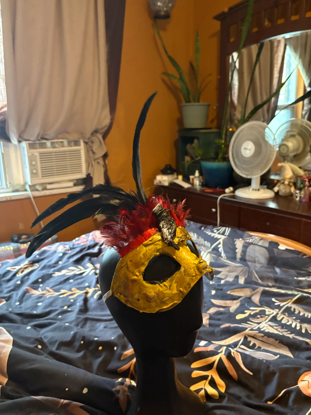 Feathered Masquerade Mask - photo 3
