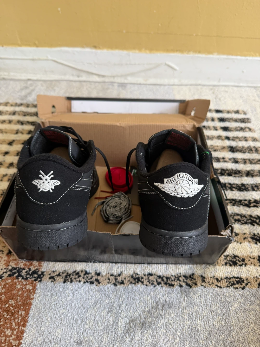 Travis Scott Phantom Black Sneakers Size 10 - photo 2