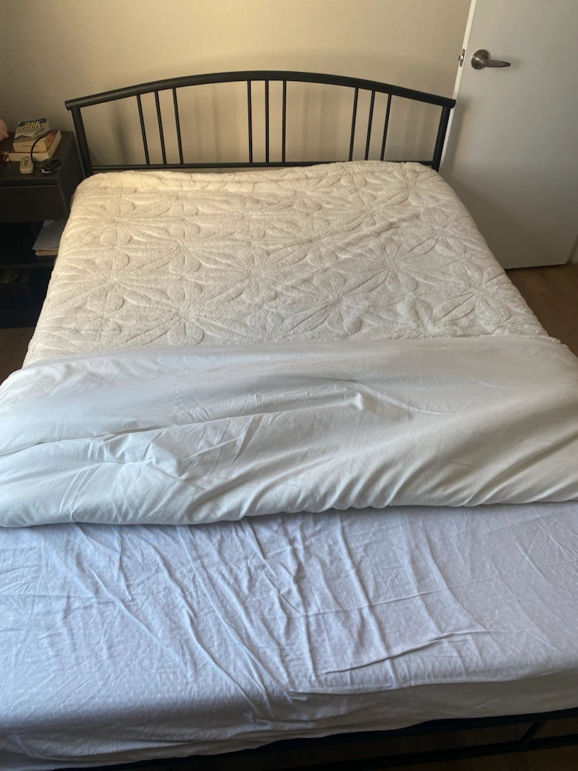 Bed Comforter - photo 3