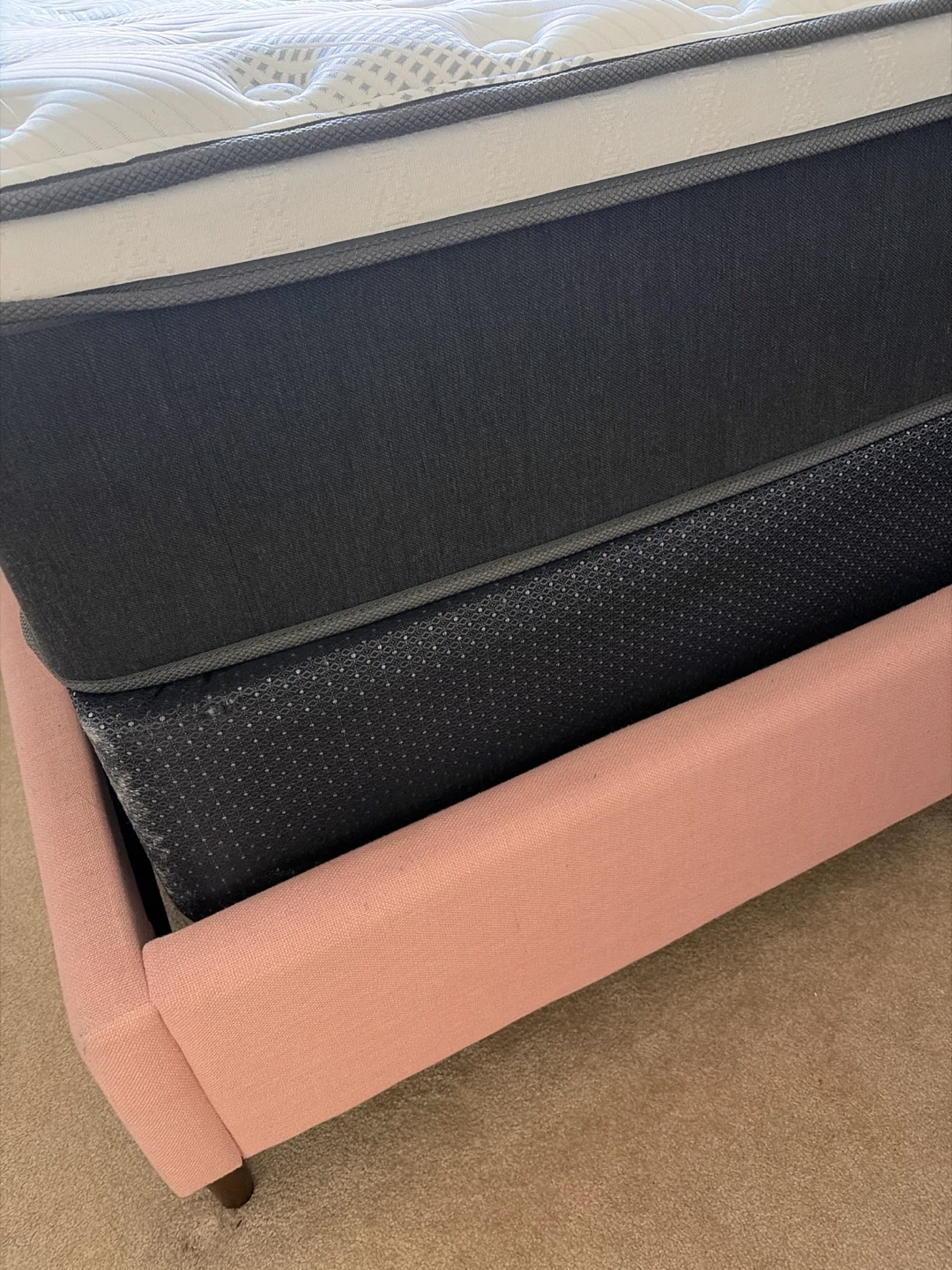 Serta Mattress - Queen Size with bed frame-whole set - photo 4