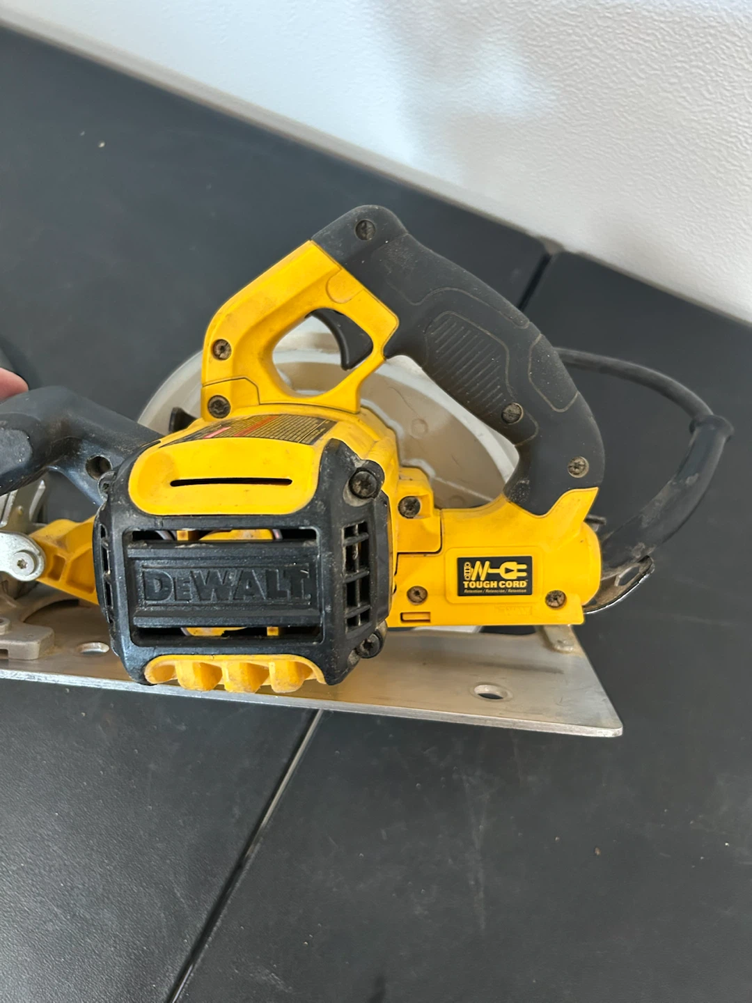 DEWALT DWE575SB 7-1/4" Circular Saw - photo 3