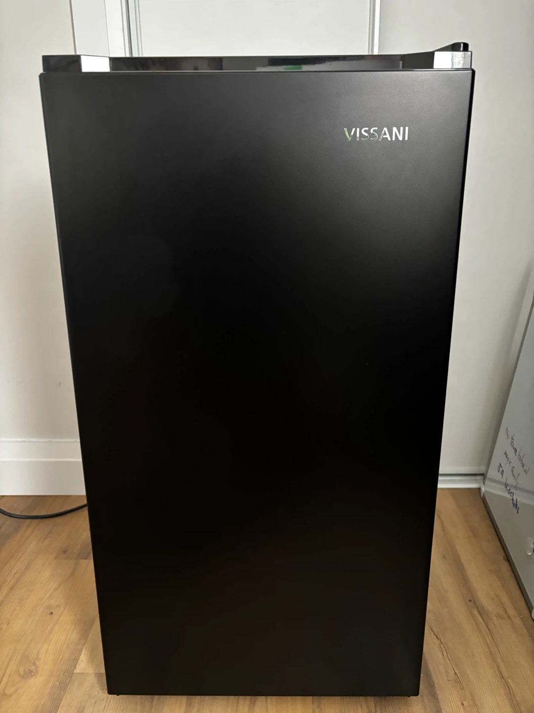 VISSANI Mini Fridge