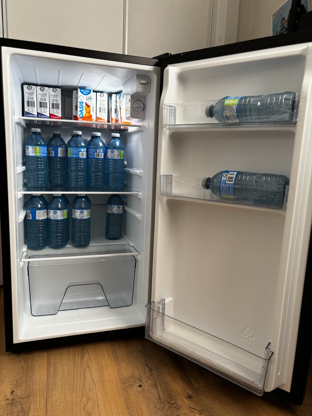 VISSANI Mini Fridge - photo 2