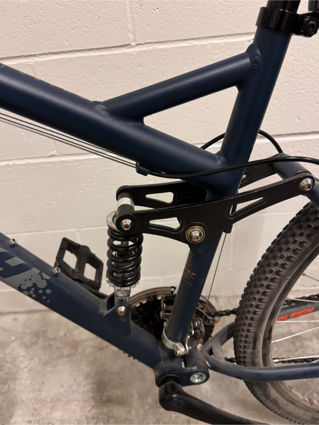 Raleigh Chase Full Suspension Mountain Bike - photo 4