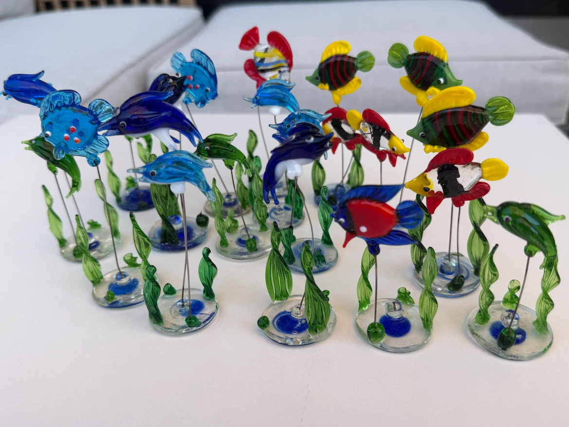 16 Assorted Glass Fish Aquarium Decorations – Imperfect / Craft