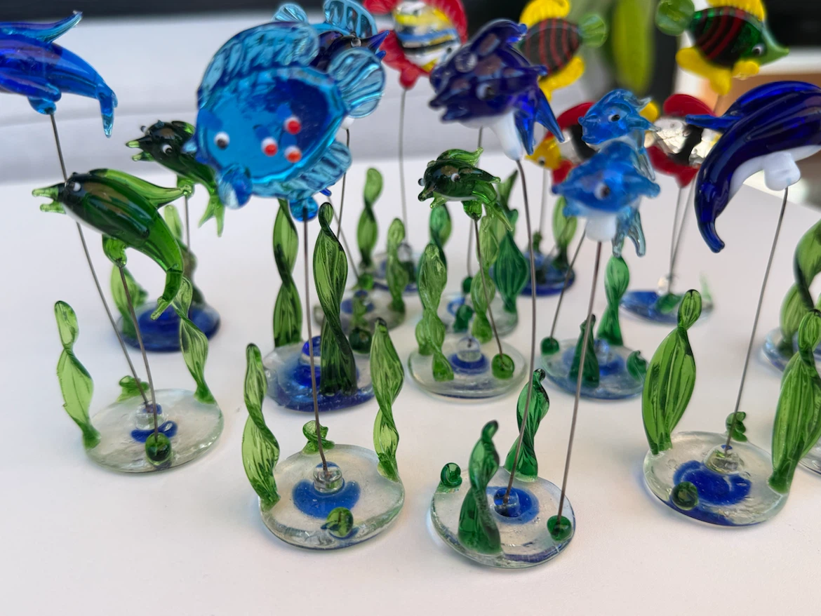 16 Assorted Glass Fish Aquarium Decorations – Imperfect / Craft - photo 2
