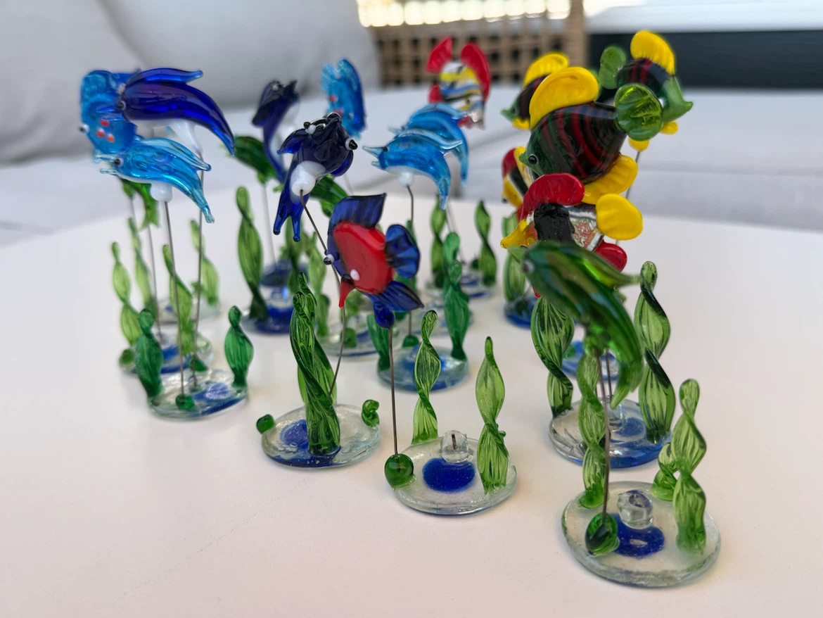 16 Assorted Glass Fish Aquarium Decorations – Imperfect / Craft - photo 5