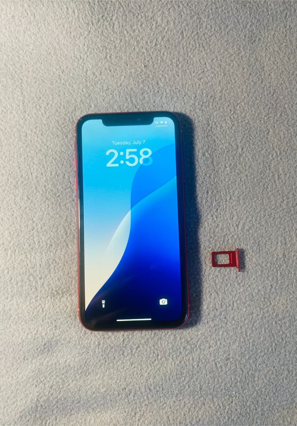 📱 iPhone XR 64GB – PRODUCT(RED) - photo 3
