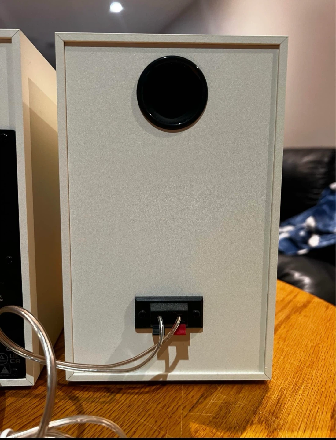 MR4 Powered Studio Monitor Speakers -  Edifier - photo 3