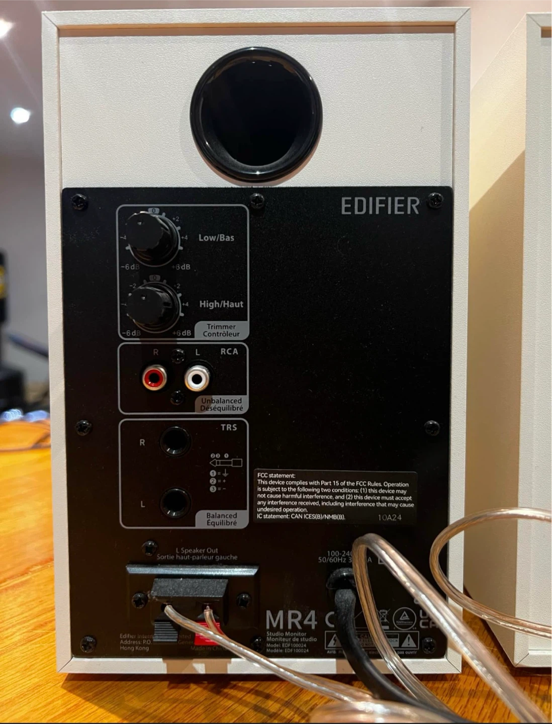 MR4 Powered Studio Monitor Speakers -  Edifier - photo 4