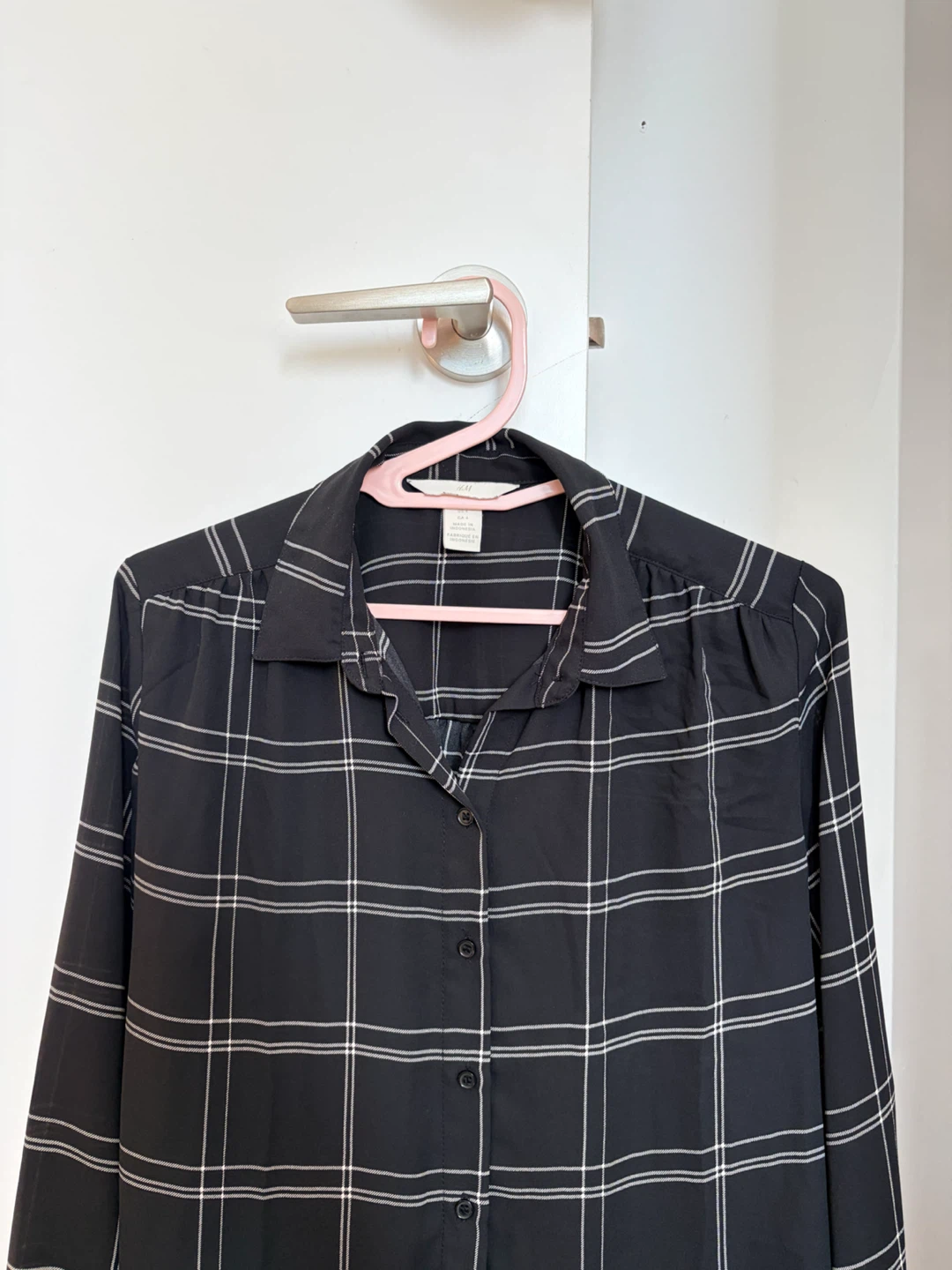 H&M Black Plaid Button-Up Shirt - photo 2