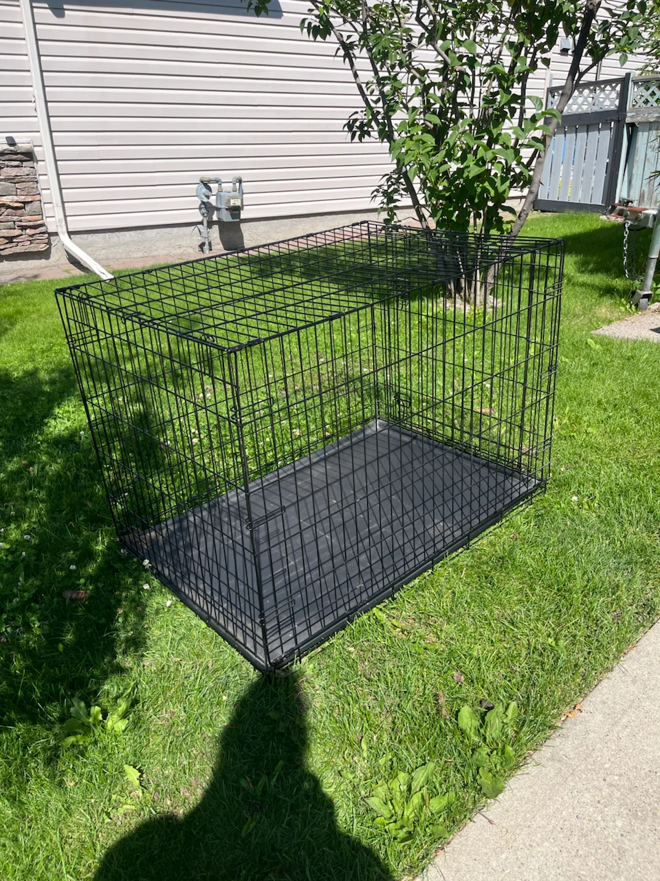 Black Metal Dog Crate