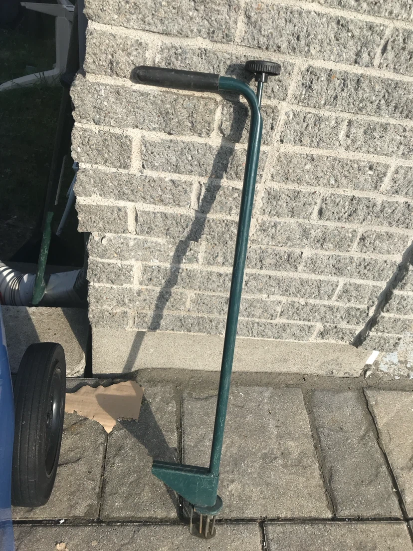 Gardening Tool - Aerator / Dethatcher/dundi lion remover