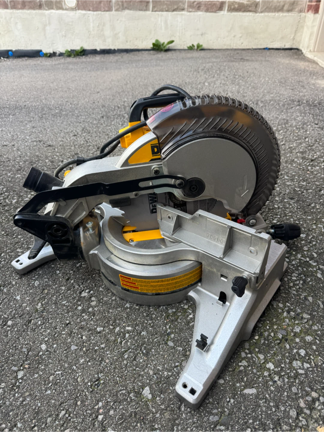 DEWALT Miter Saw
