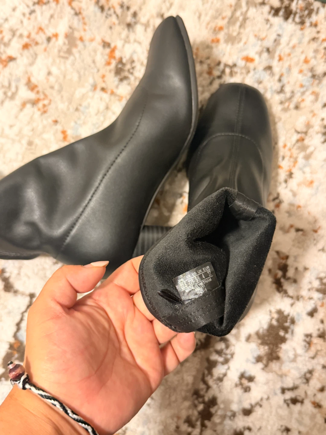 Black Ankle Boots - photo 4