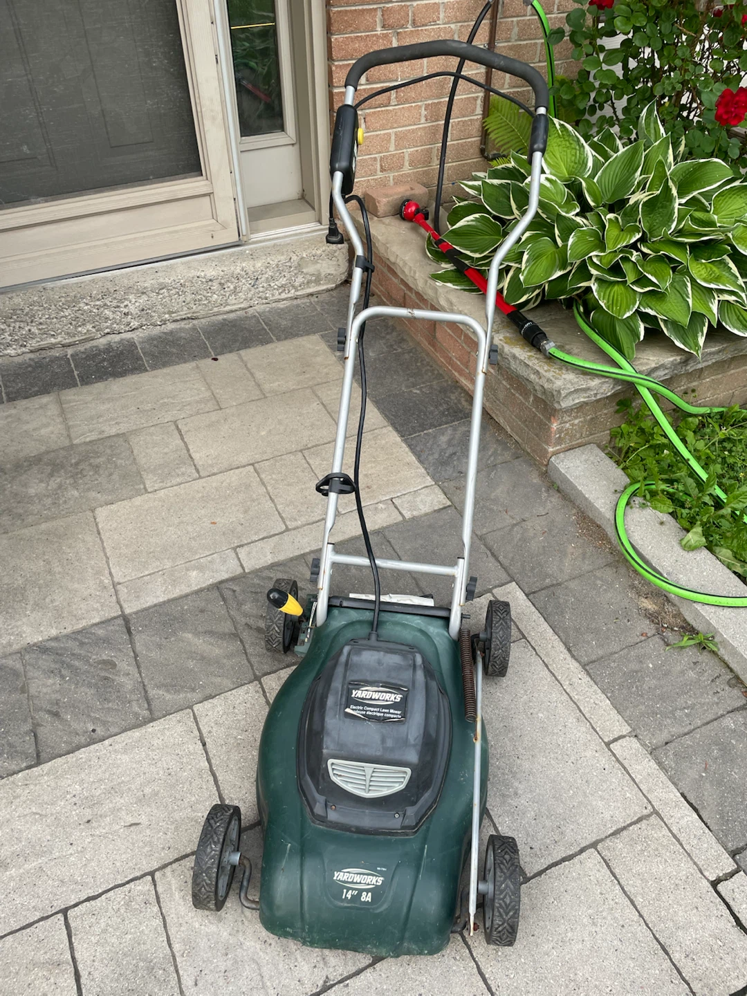 Electric lawnmower, delivery