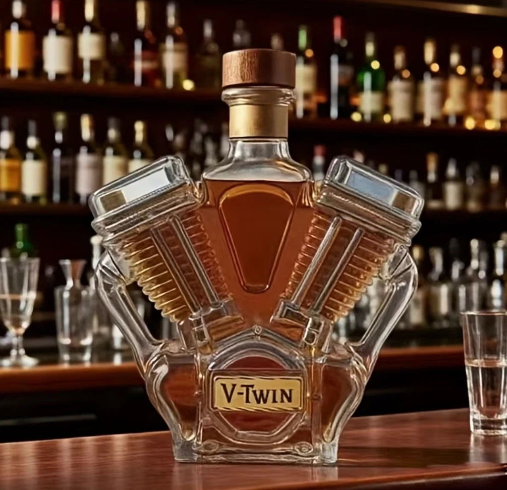 V-Twin Glass Bottle decanter - photo 3