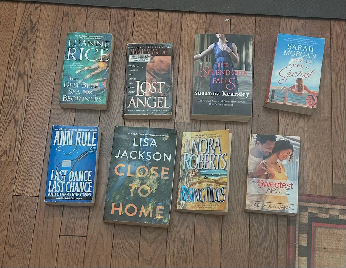 Lot of 8 Paperback Romance and Thriller Novels