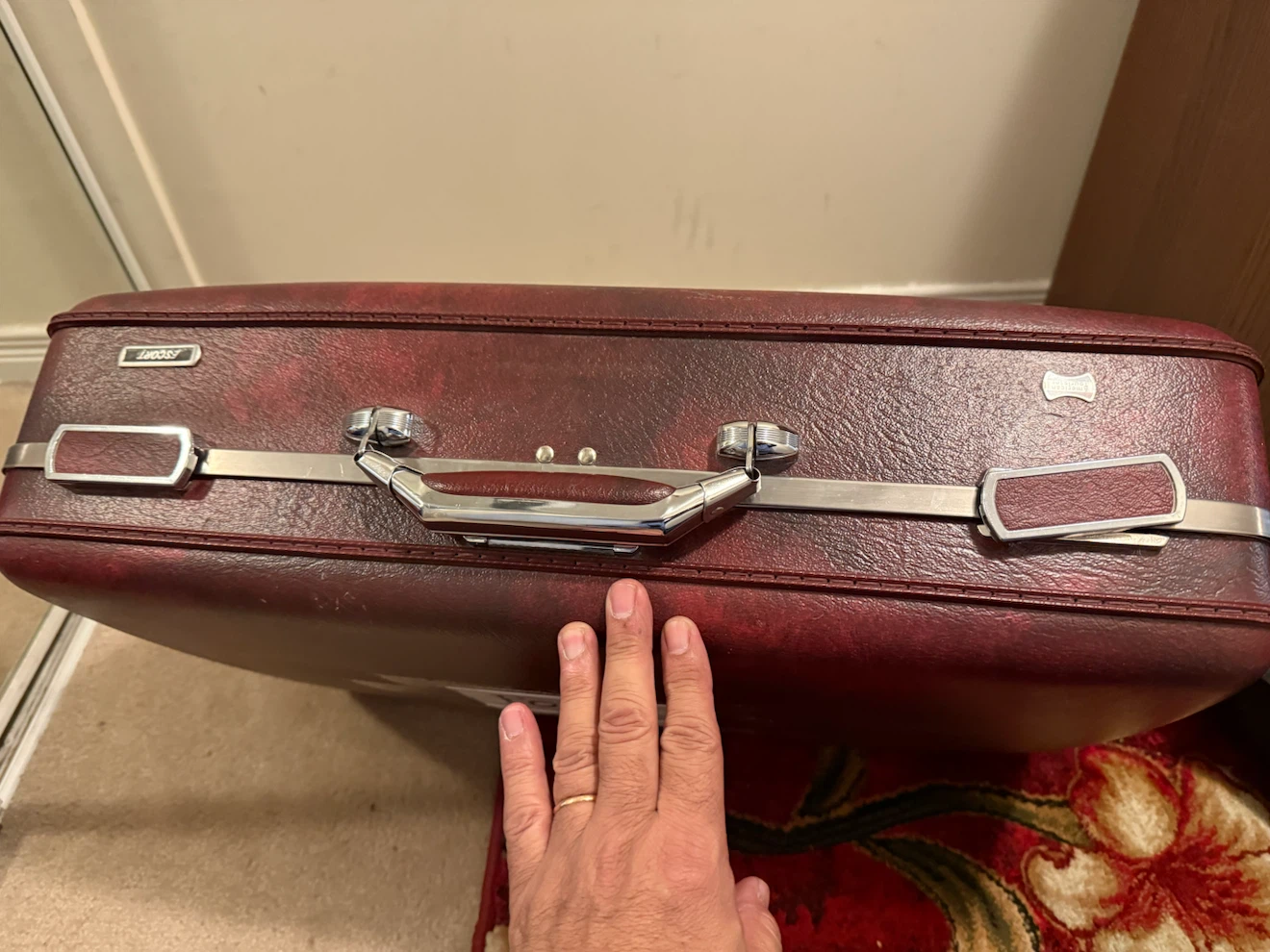 Samsonite Vintage Suitcase - Burgundy