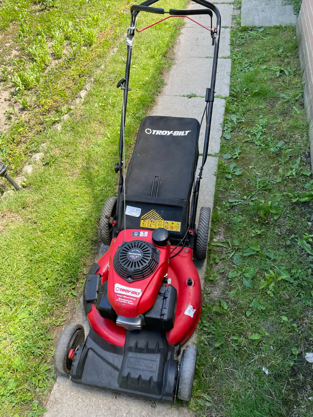 Troy-bilt Honda lawnmower with bag engine 160 cc & delivery