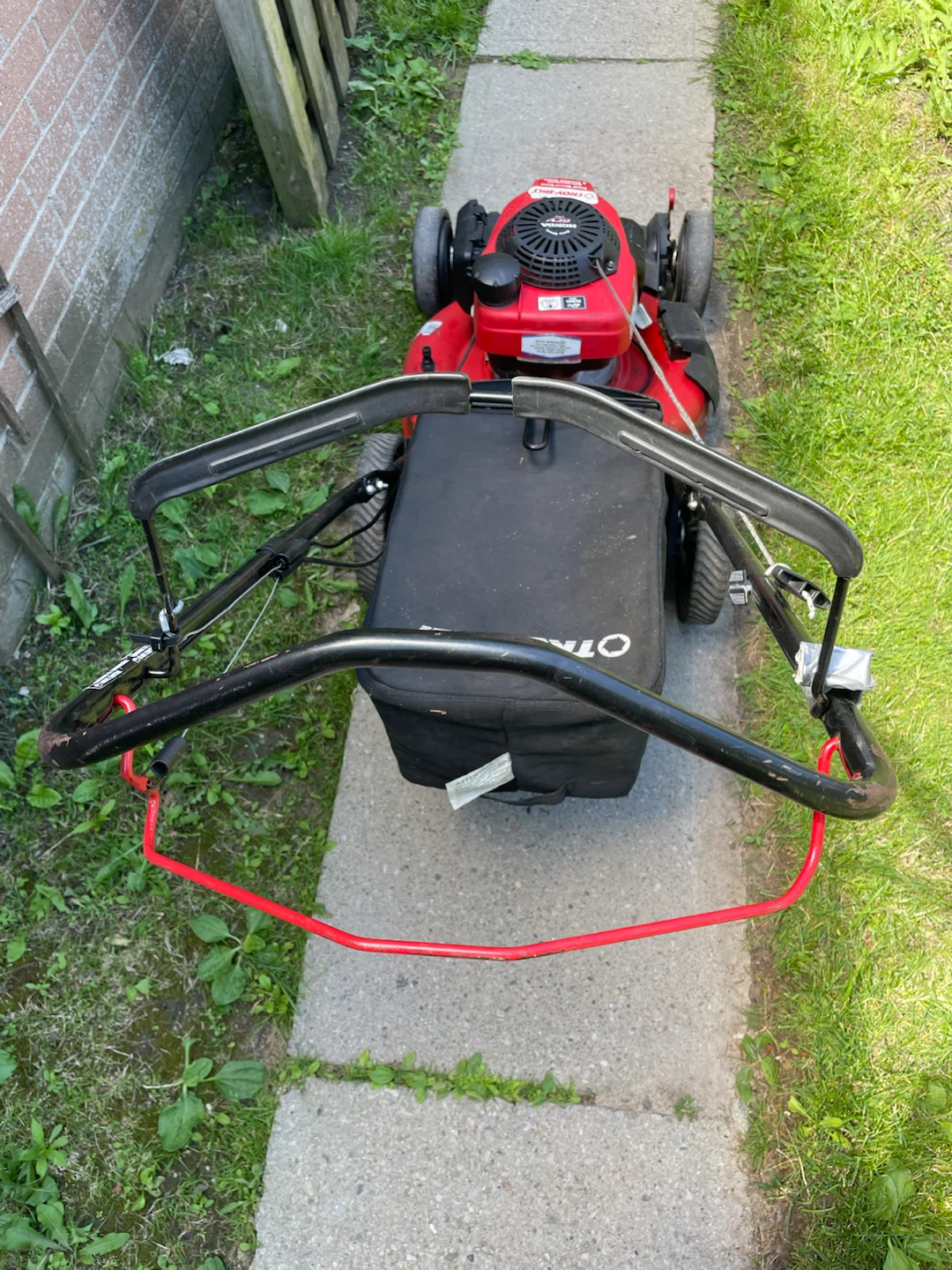 Troy-bilt Honda lawnmower with bag engine 160 cc & delivery - photo 2