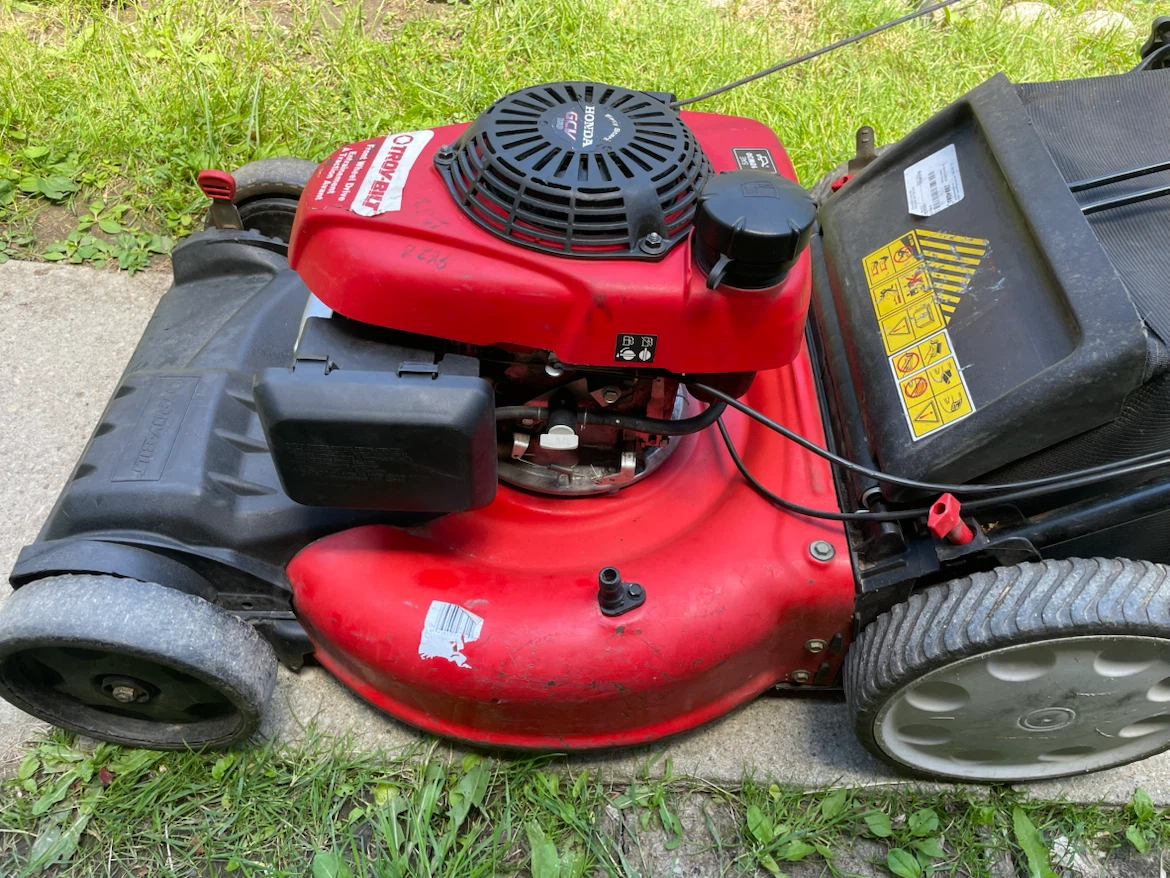 Troy-bilt Honda lawnmower with bag engine 160 cc & delivery - photo 4
