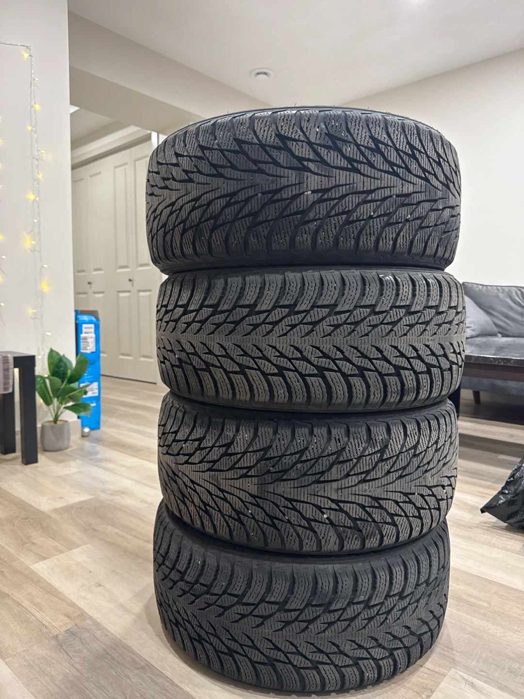 Nokian Hakkapeliitta R2 Winter Tires