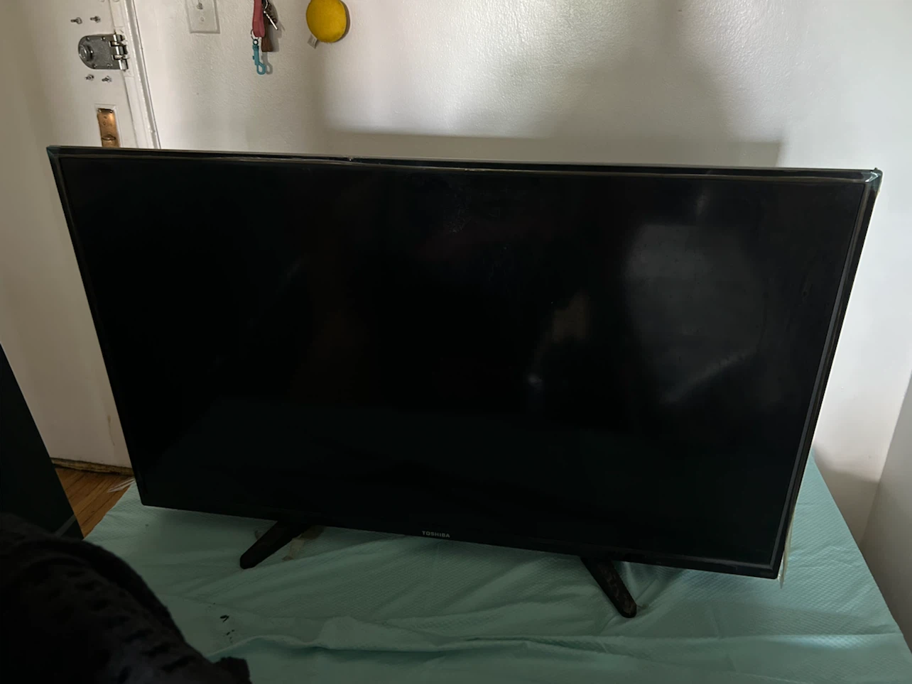 Toshiba Television 43 inches - photo 2