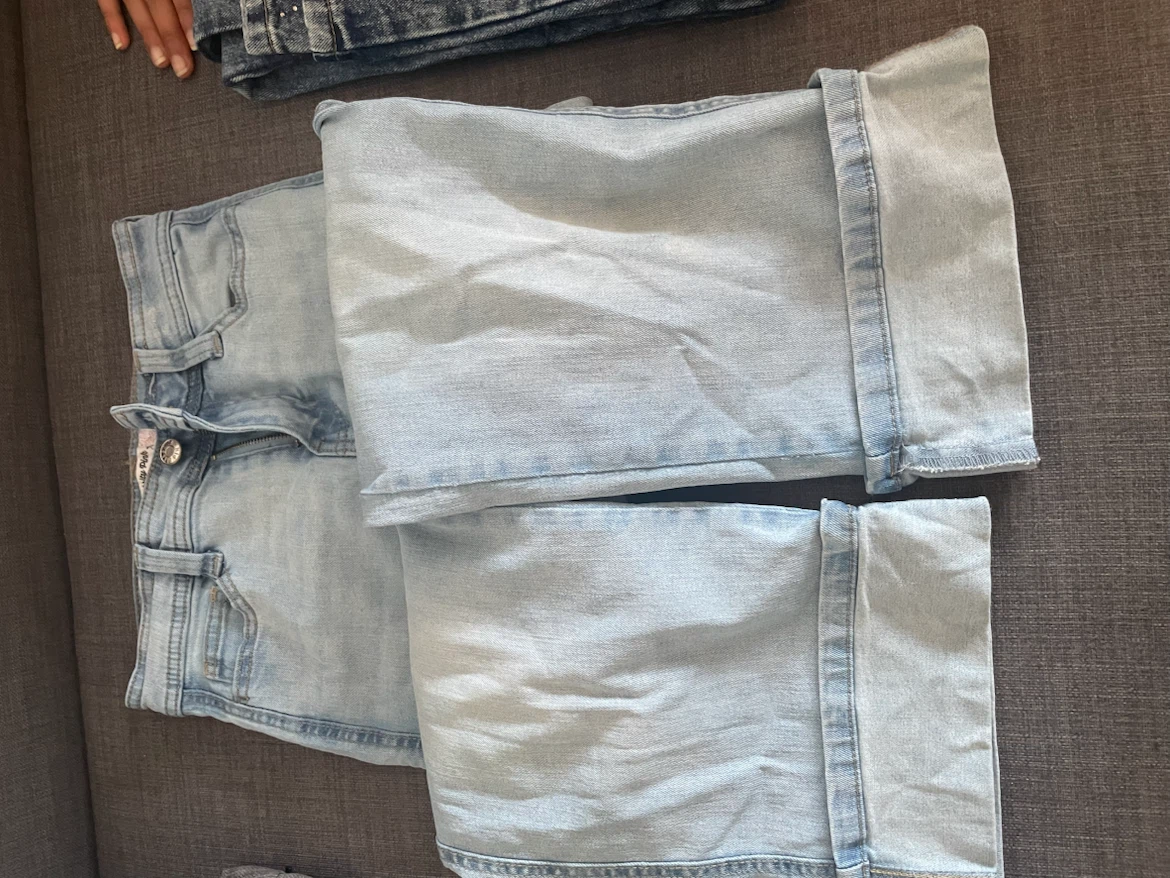 Girls clothing