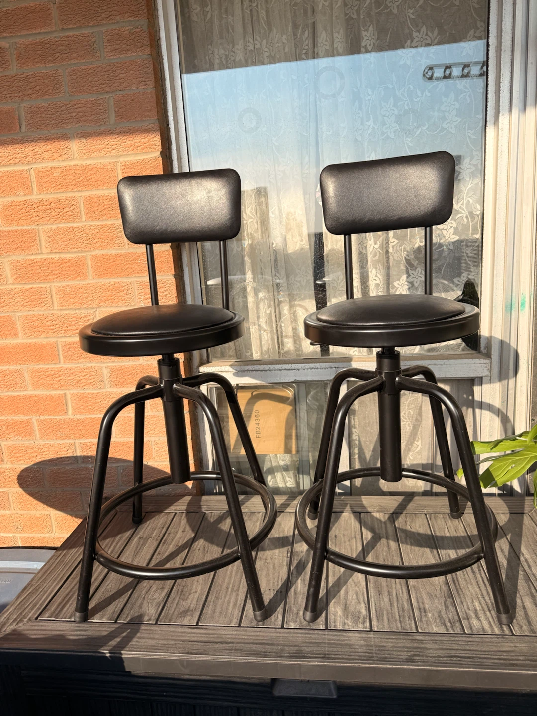 Uline bar stool with backrest (2 stools)