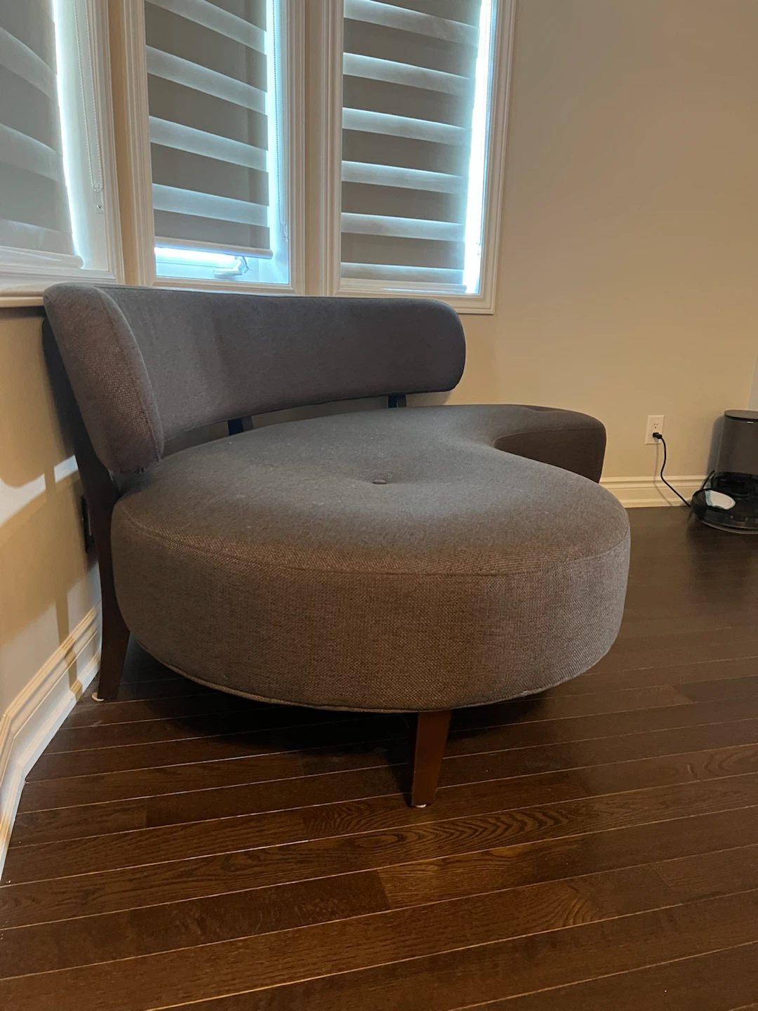 Grey Kidney Shaped Accent Chair - photo 3