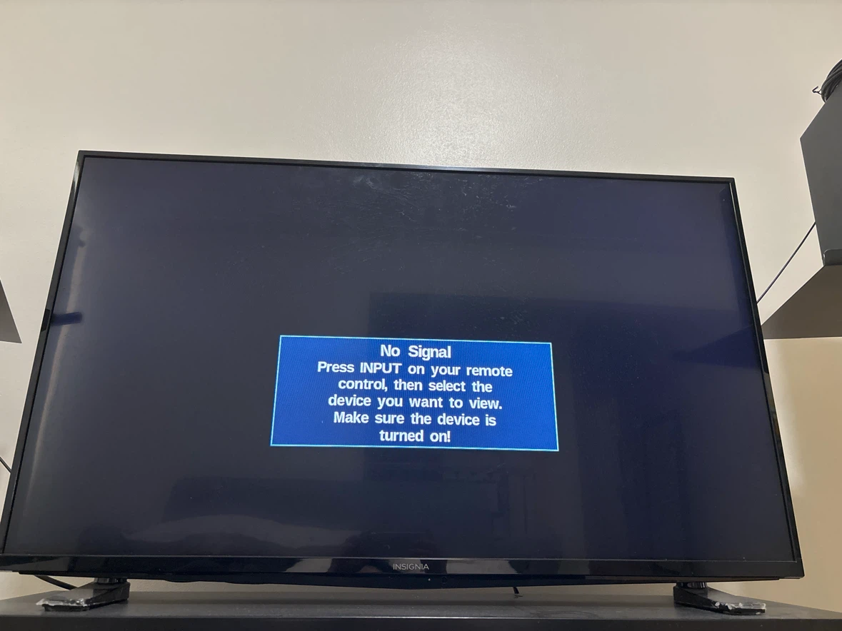 Insignia 39-inch LED TV NS-39D220NA16